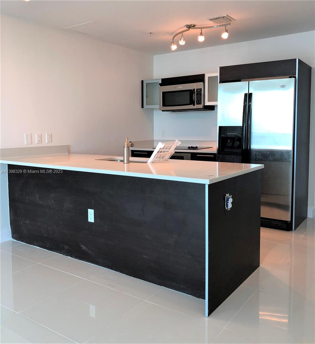 QUANTUM ON THE BAY CONDO - Residential Lease