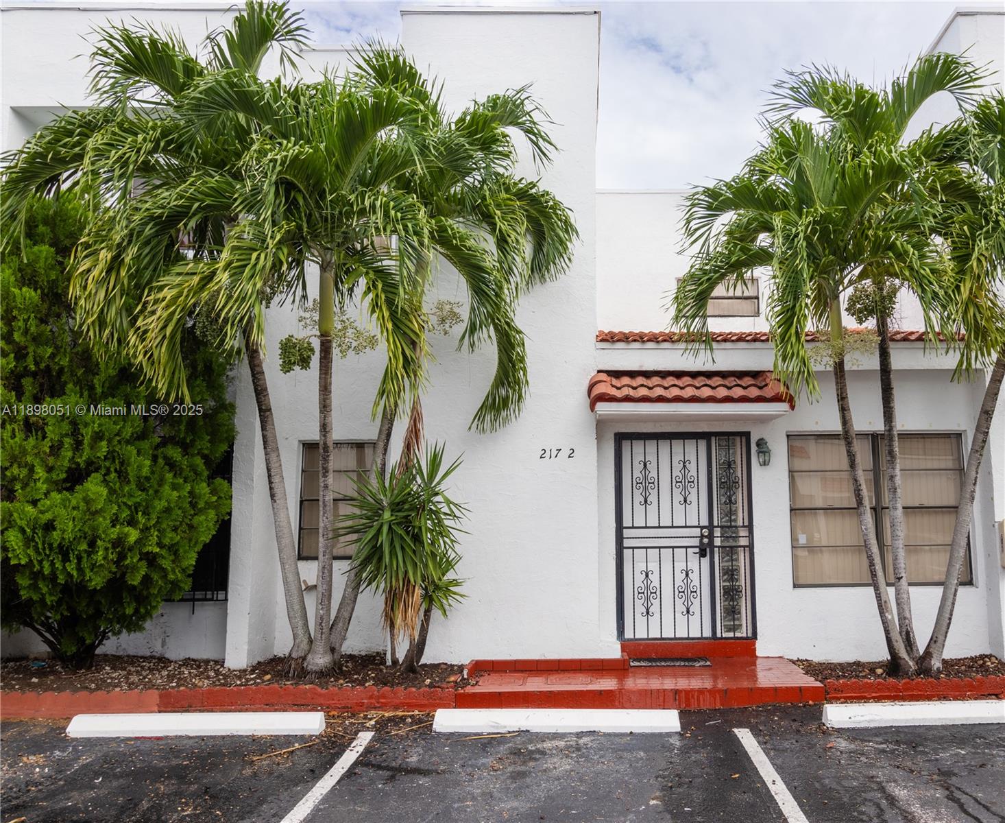 LAGUNA GARDENS CONDO - Residential
