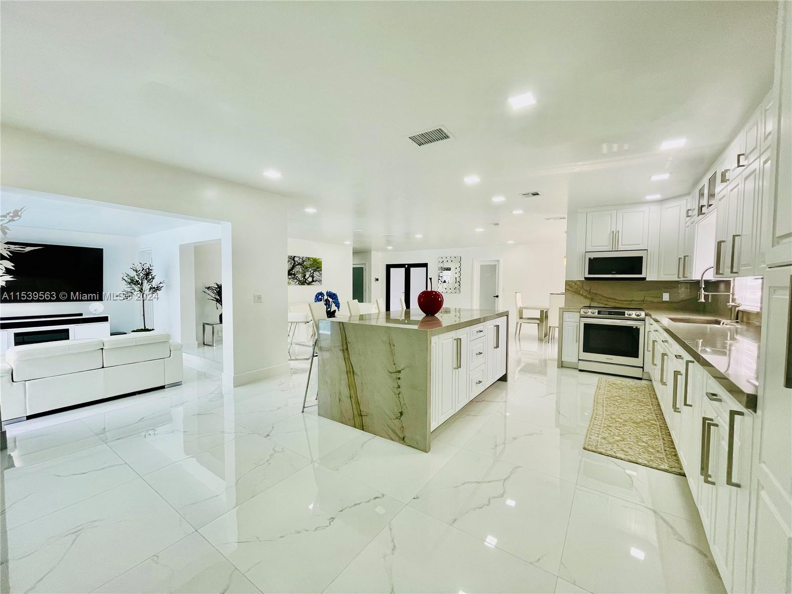 EVERGLADE LAND SALES CO - Residential
