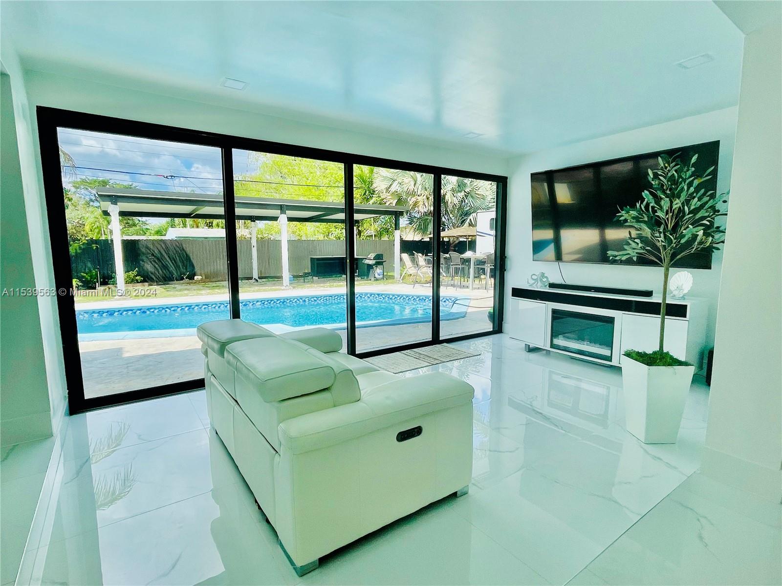 EVERGLADE LAND SALES CO - Residential