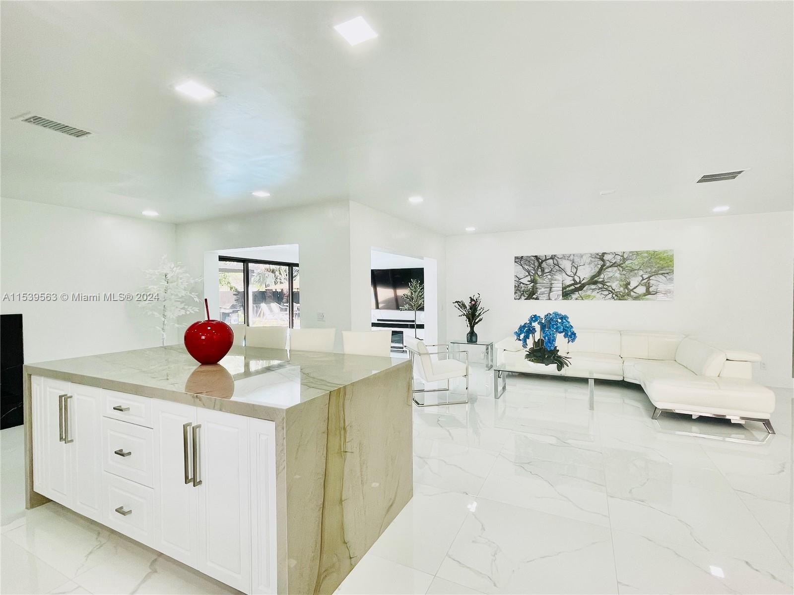 EVERGLADE LAND SALES CO - Residential