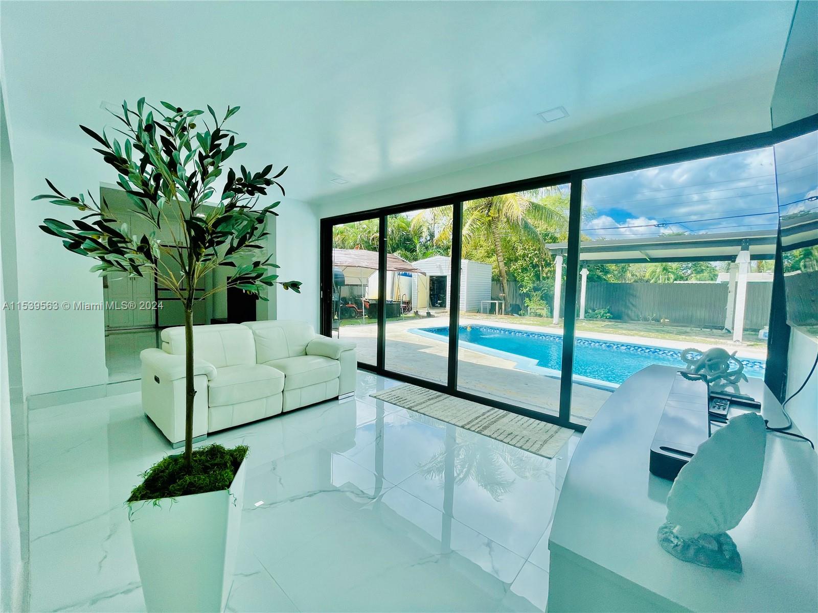 EVERGLADE LAND SALES CO - Residential