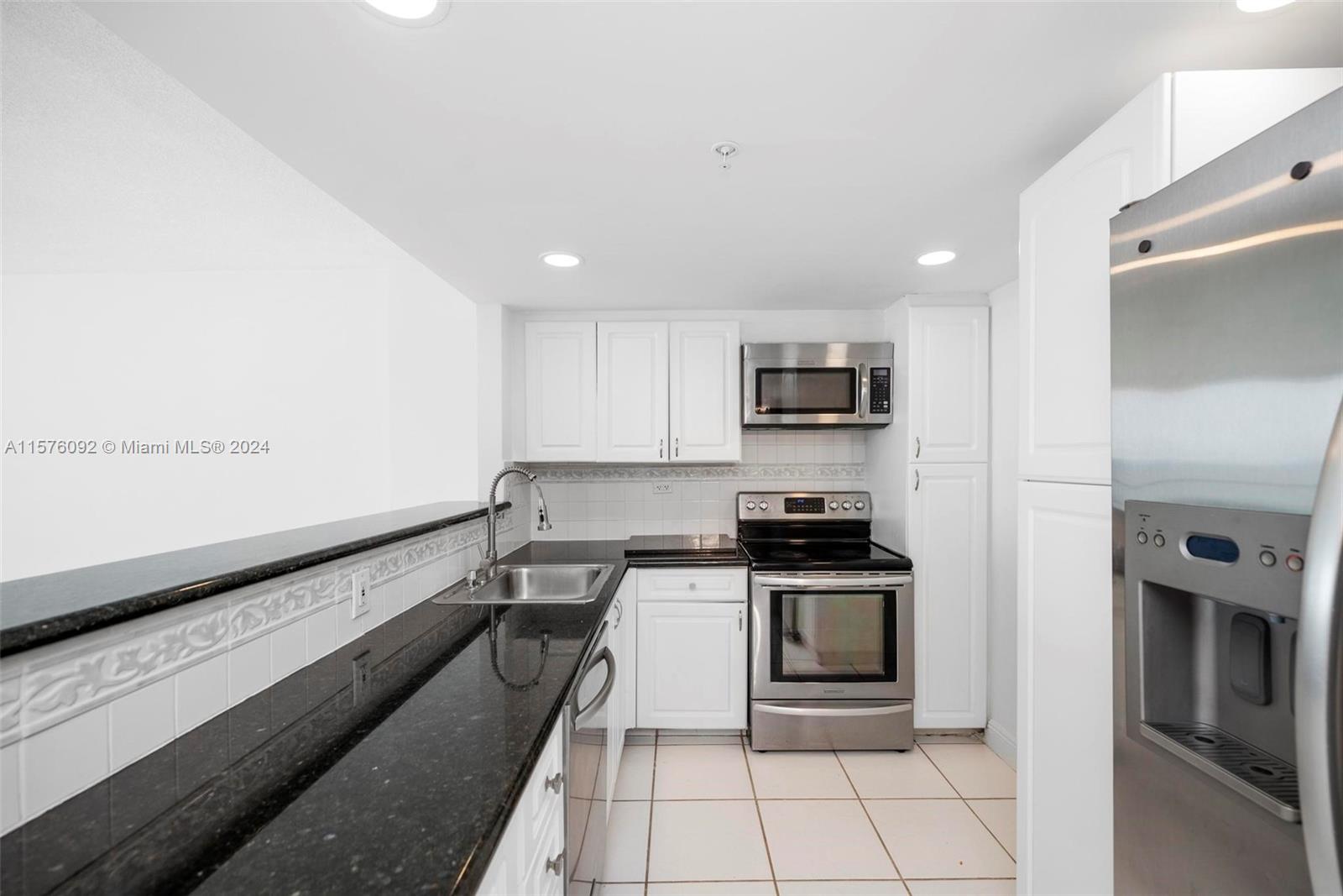 THE PAVILION CONDO - Residential Lease