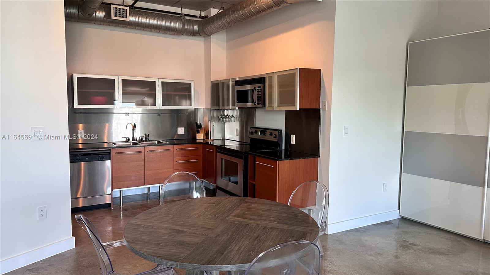 NEO CONDO - Residential Lease