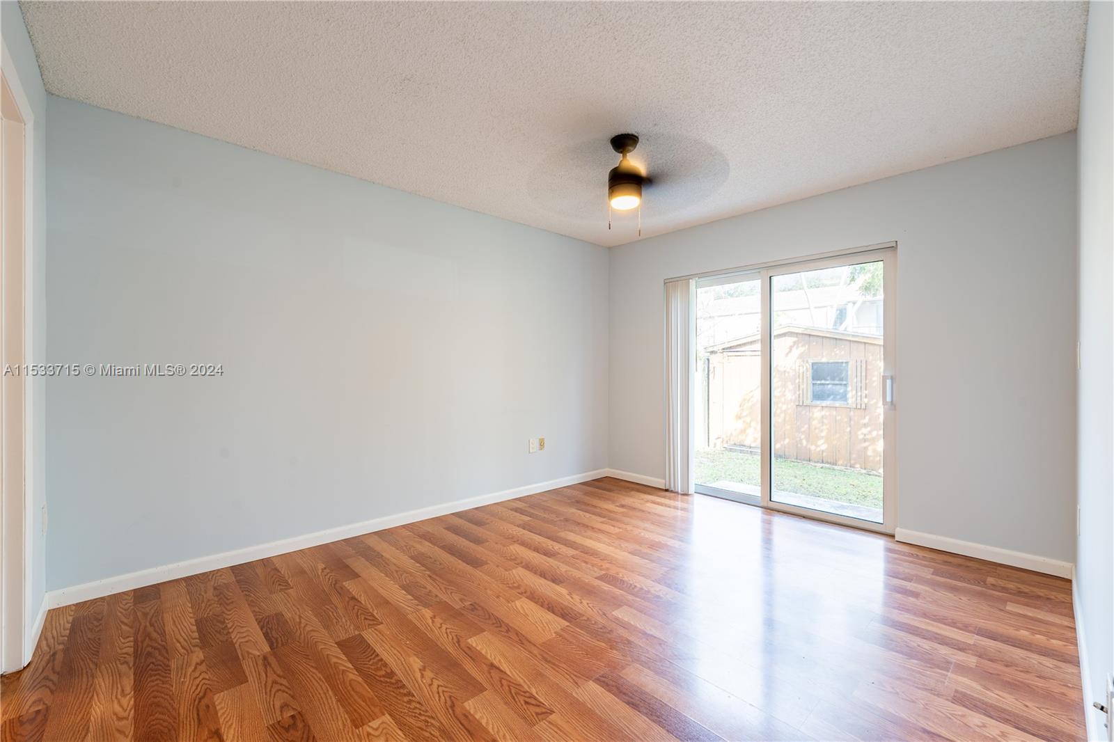 APPLE CREEK - Residential Lease