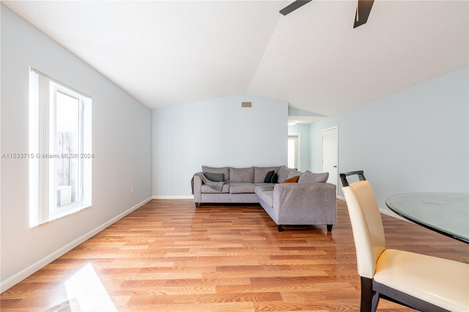 APPLE CREEK - Residential Lease