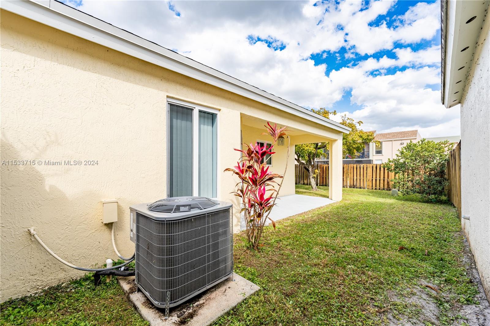 APPLE CREEK - Residential Lease