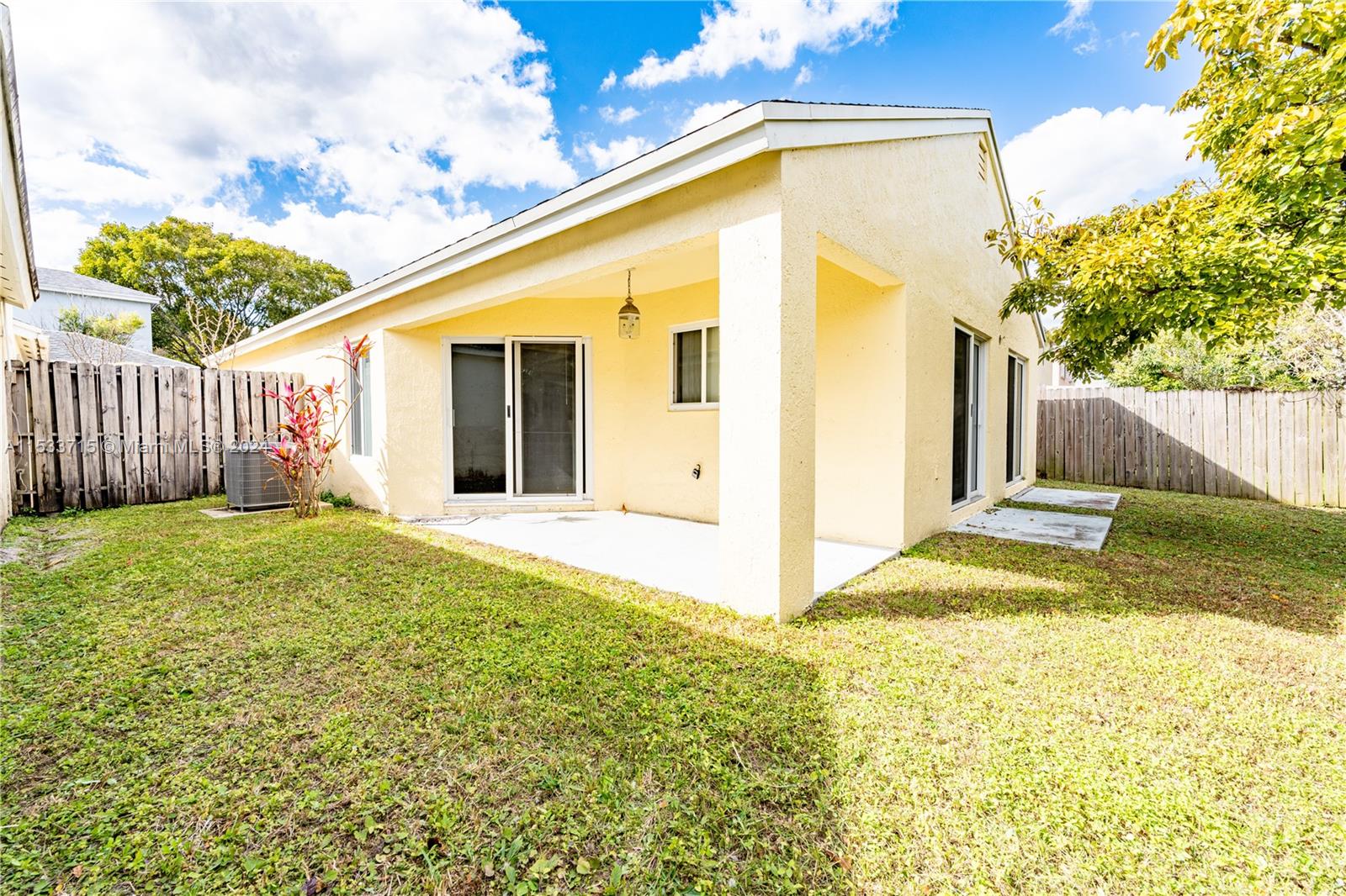 APPLE CREEK - Residential Lease