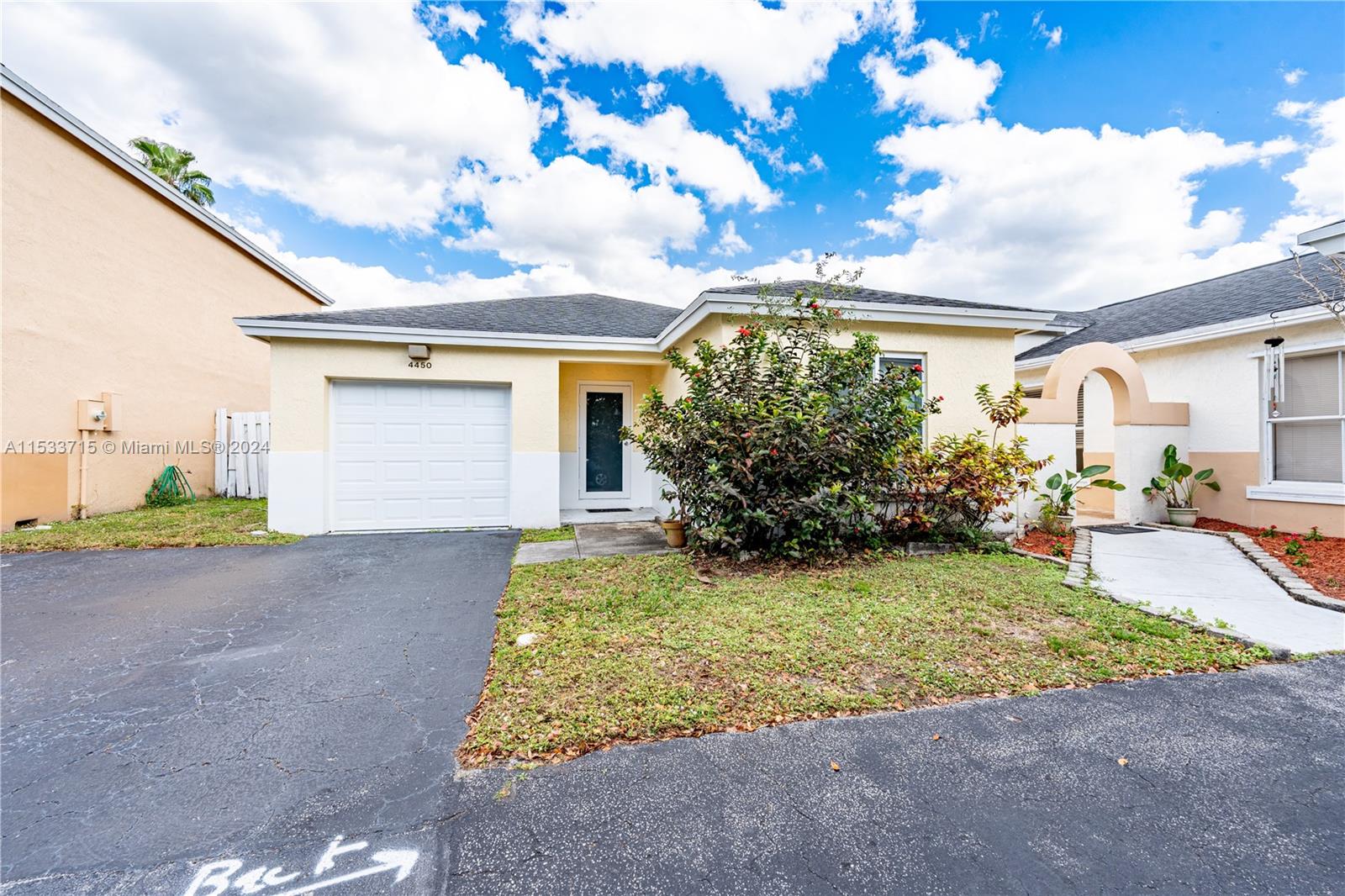 APPLE CREEK - Residential Lease