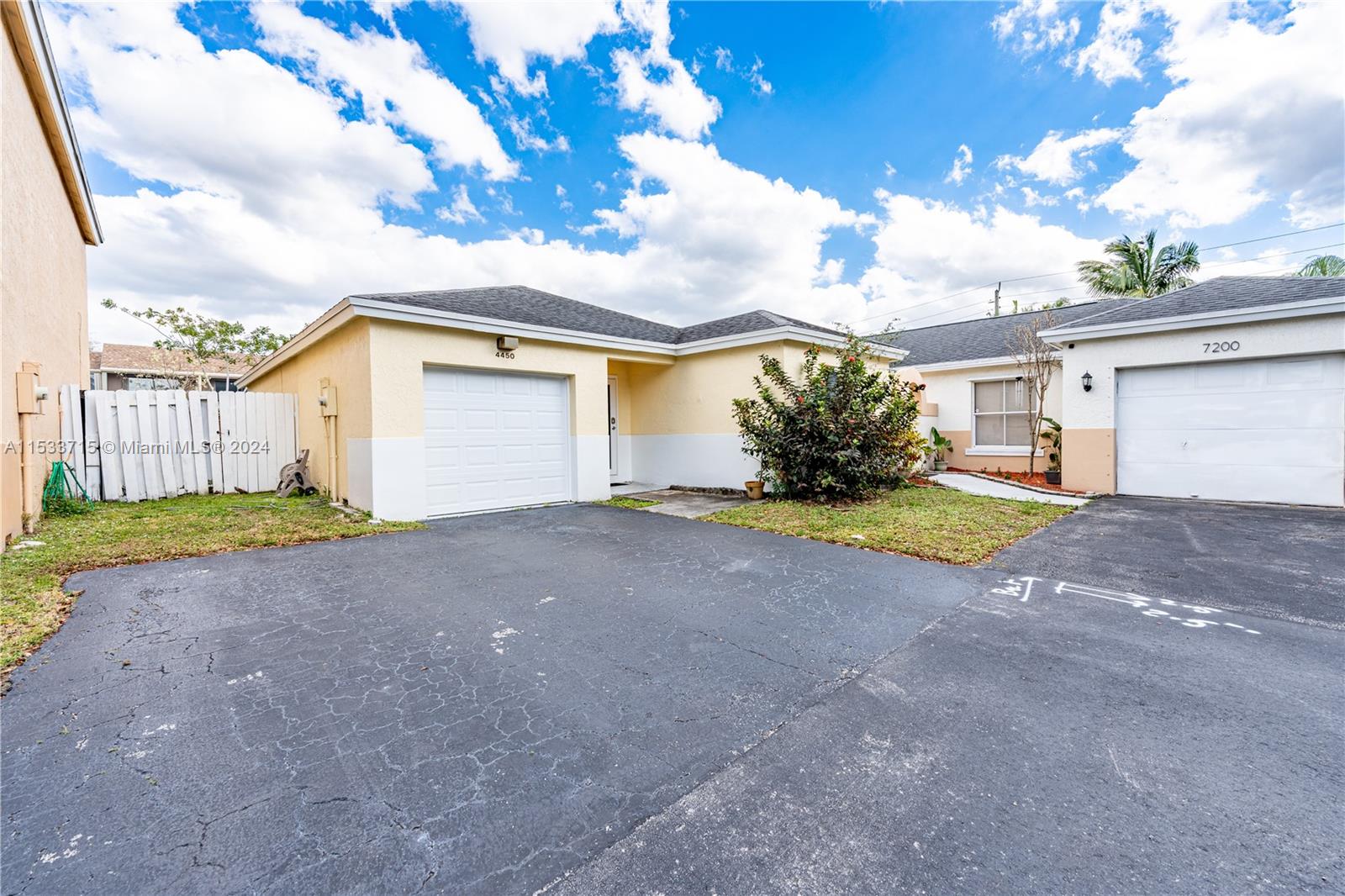APPLE CREEK - Residential Lease
