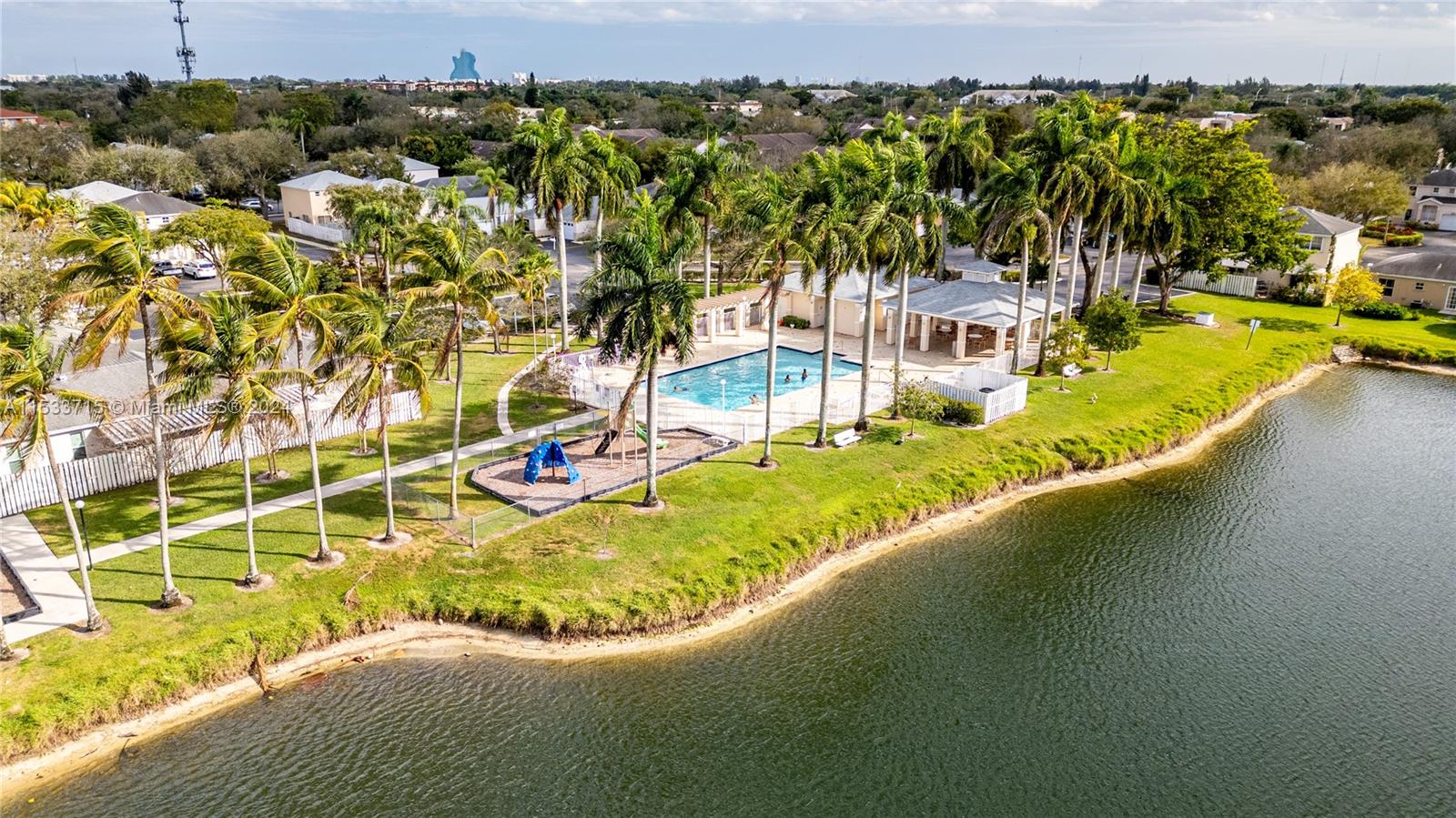 APPLE CREEK - Residential Lease
