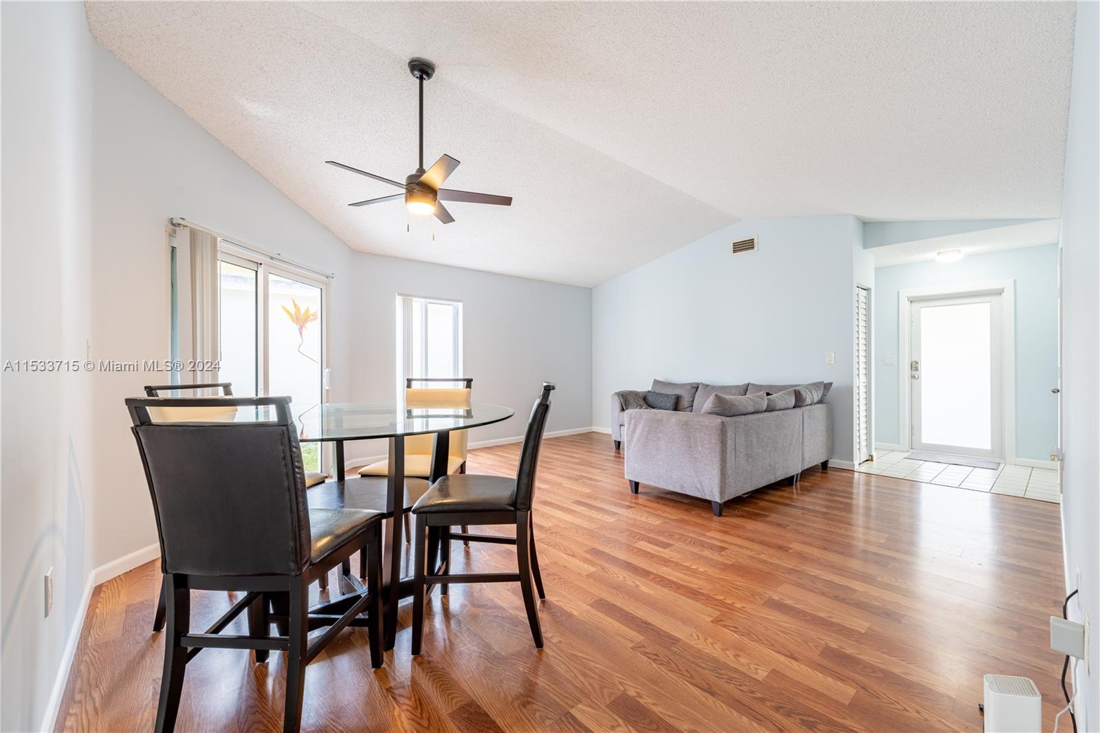 APPLE CREEK - Residential Lease