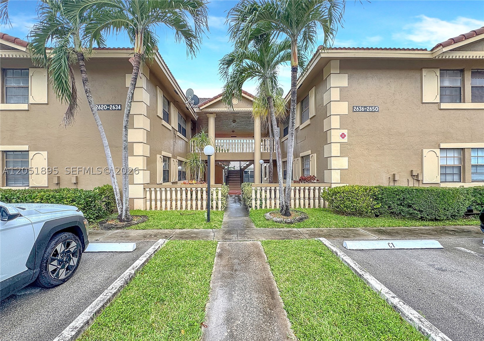CORAL SPRINGS ESTATE TOWN - Residential Lease