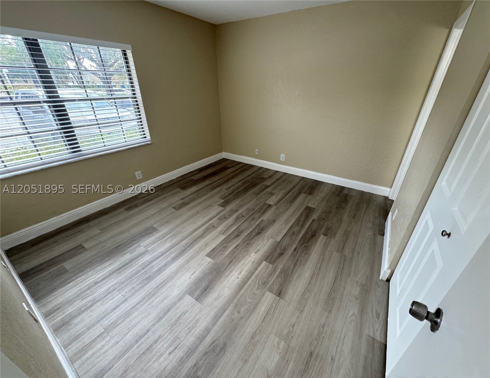 CORAL SPRINGS ESTATE TOWN - Residential Lease