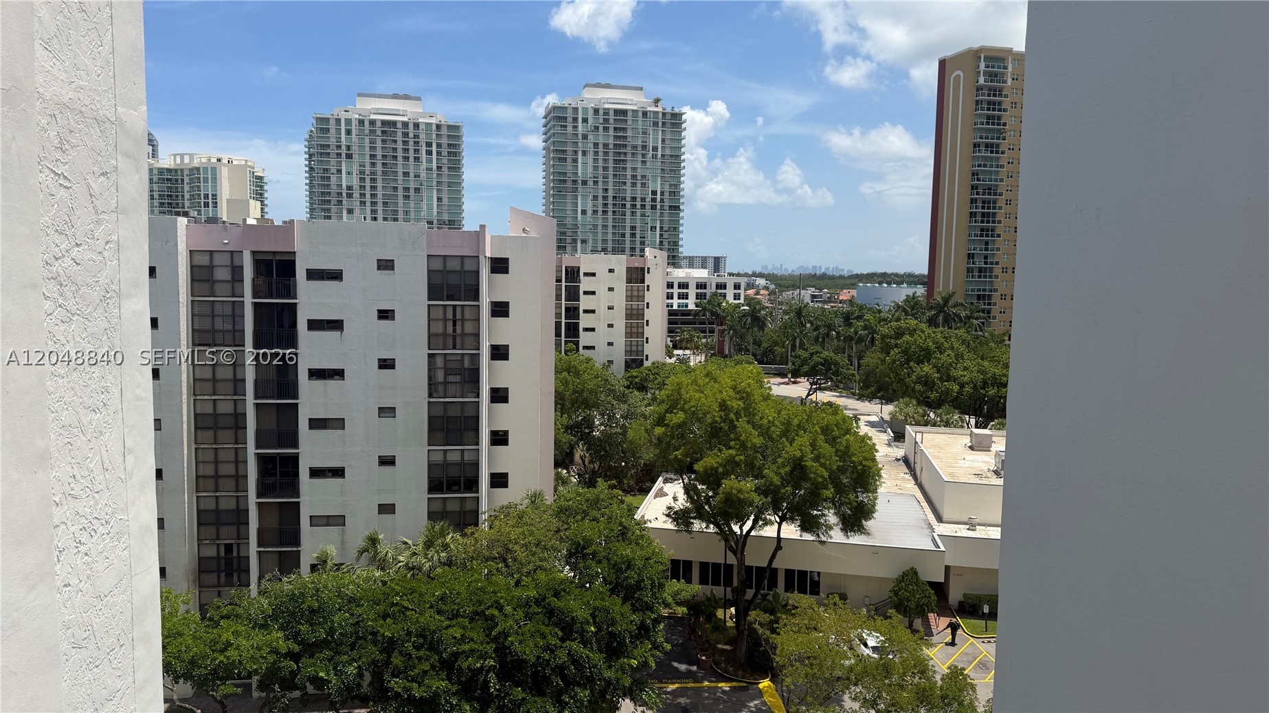 PLAZA OF AMERICAS CONDO P - Residential Lease