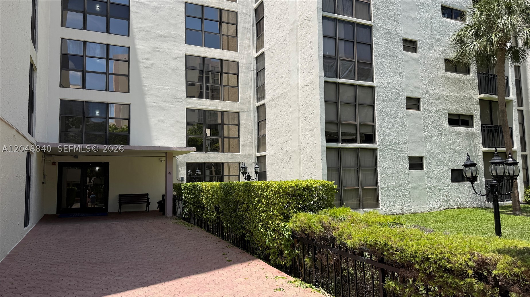PLAZA OF AMERICAS CONDO P - Residential Lease