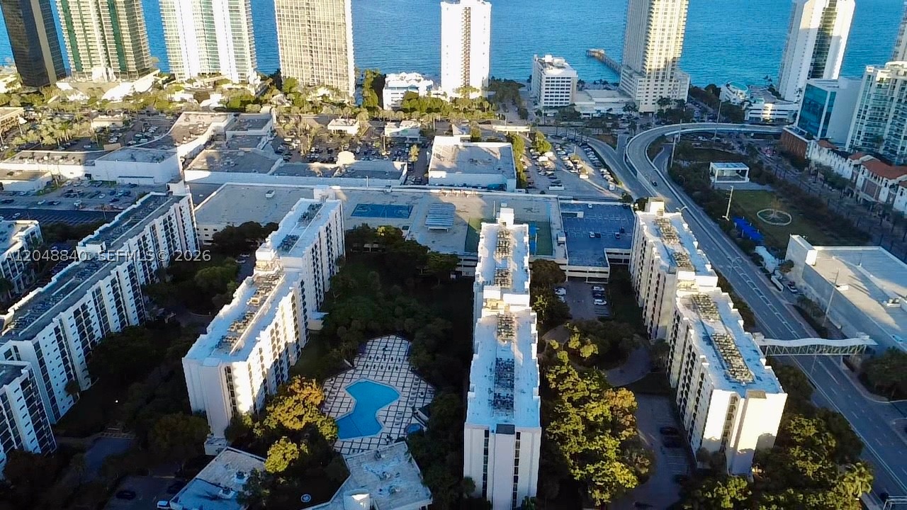 PLAZA OF AMERICAS CONDO P - Residential Lease