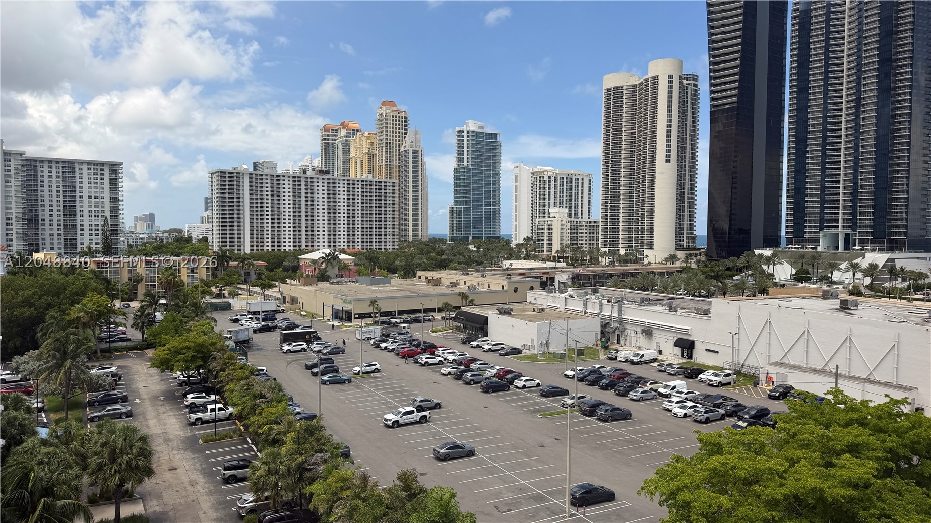 PLAZA OF AMERICAS CONDO P - Residential Lease
