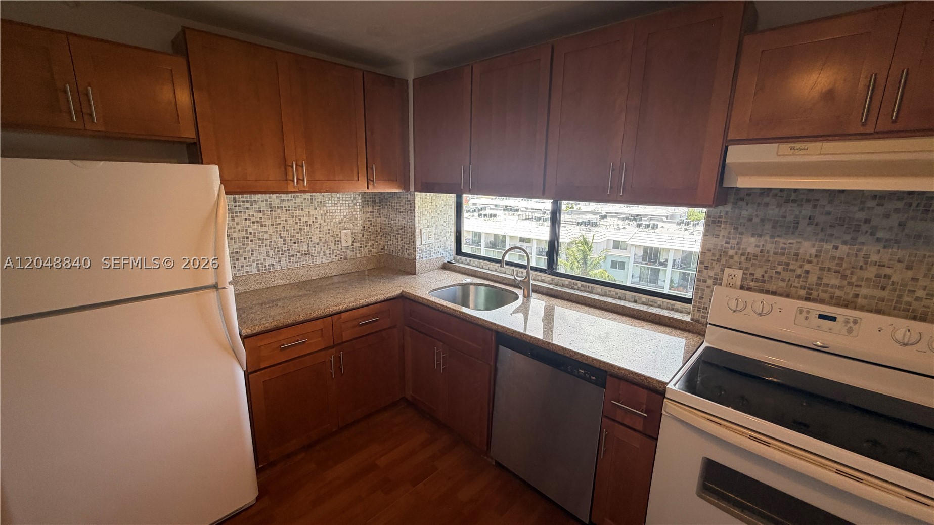 PLAZA OF AMERICAS CONDO P - Residential Lease
