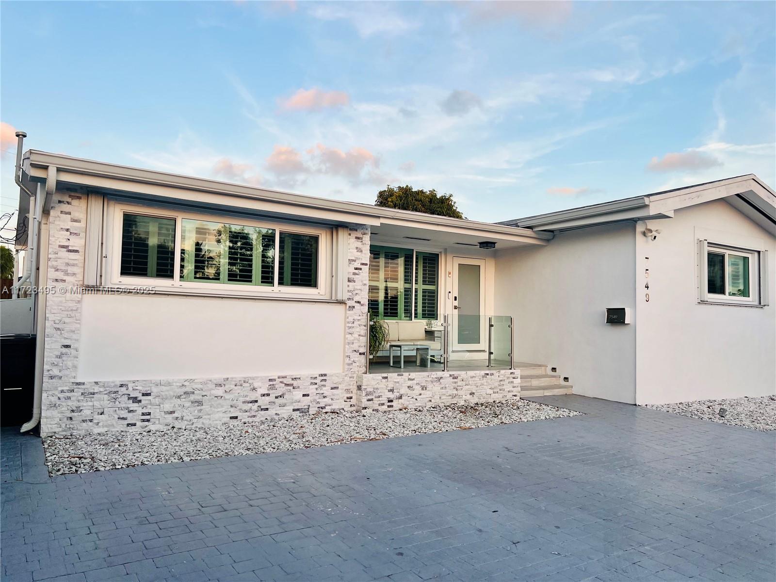 TREASURE PLAZA - Residential