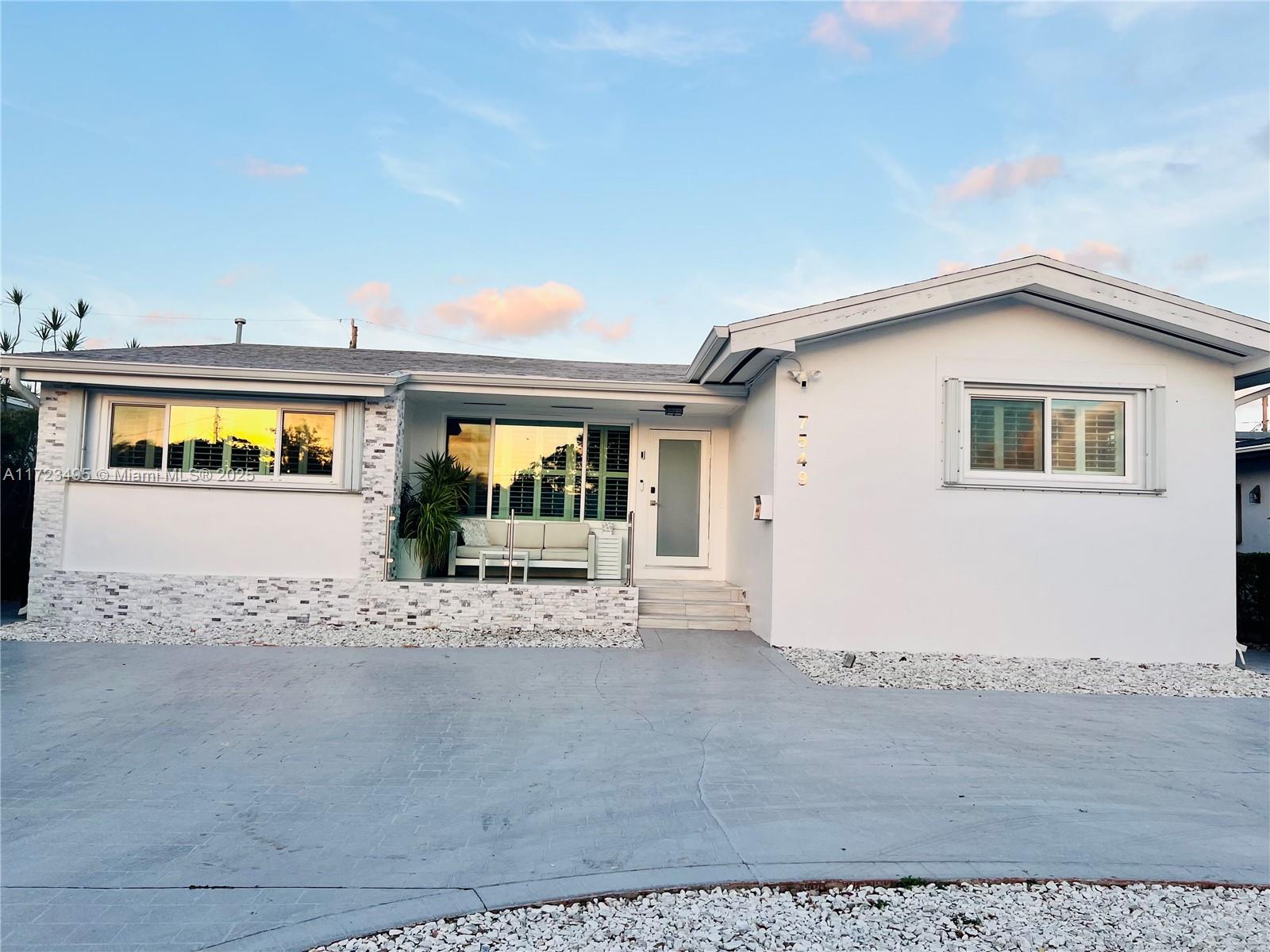 TREASURE PLAZA - Residential