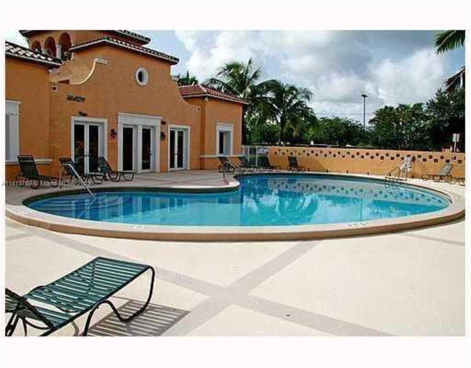 VILLAS OF PINECREST CONDO - Residential Lease