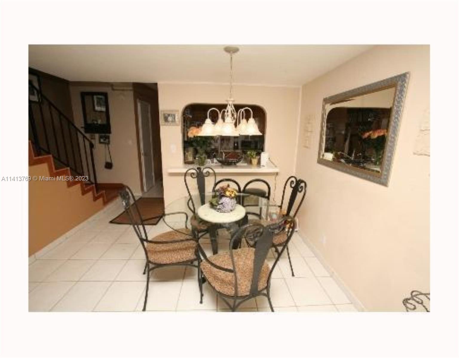 VILLAS OF PINECREST CONDO - Residential Lease