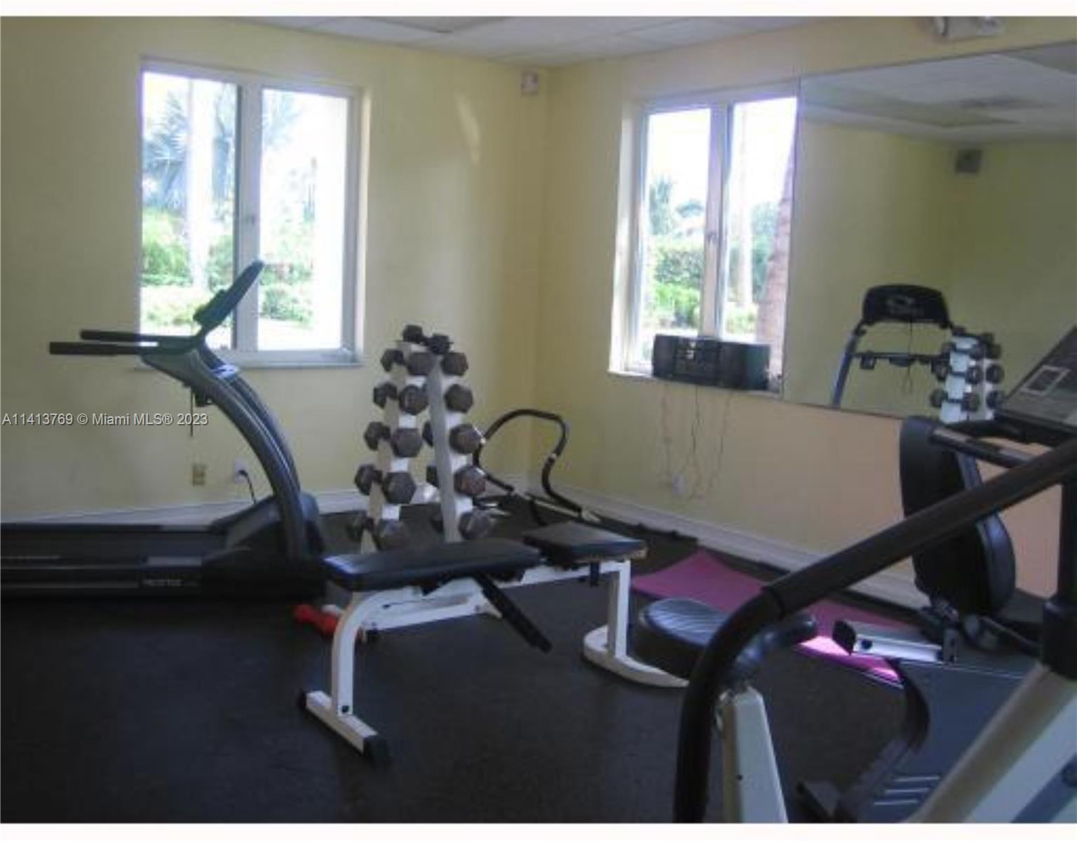 VILLAS OF PINECREST CONDO - Residential Lease