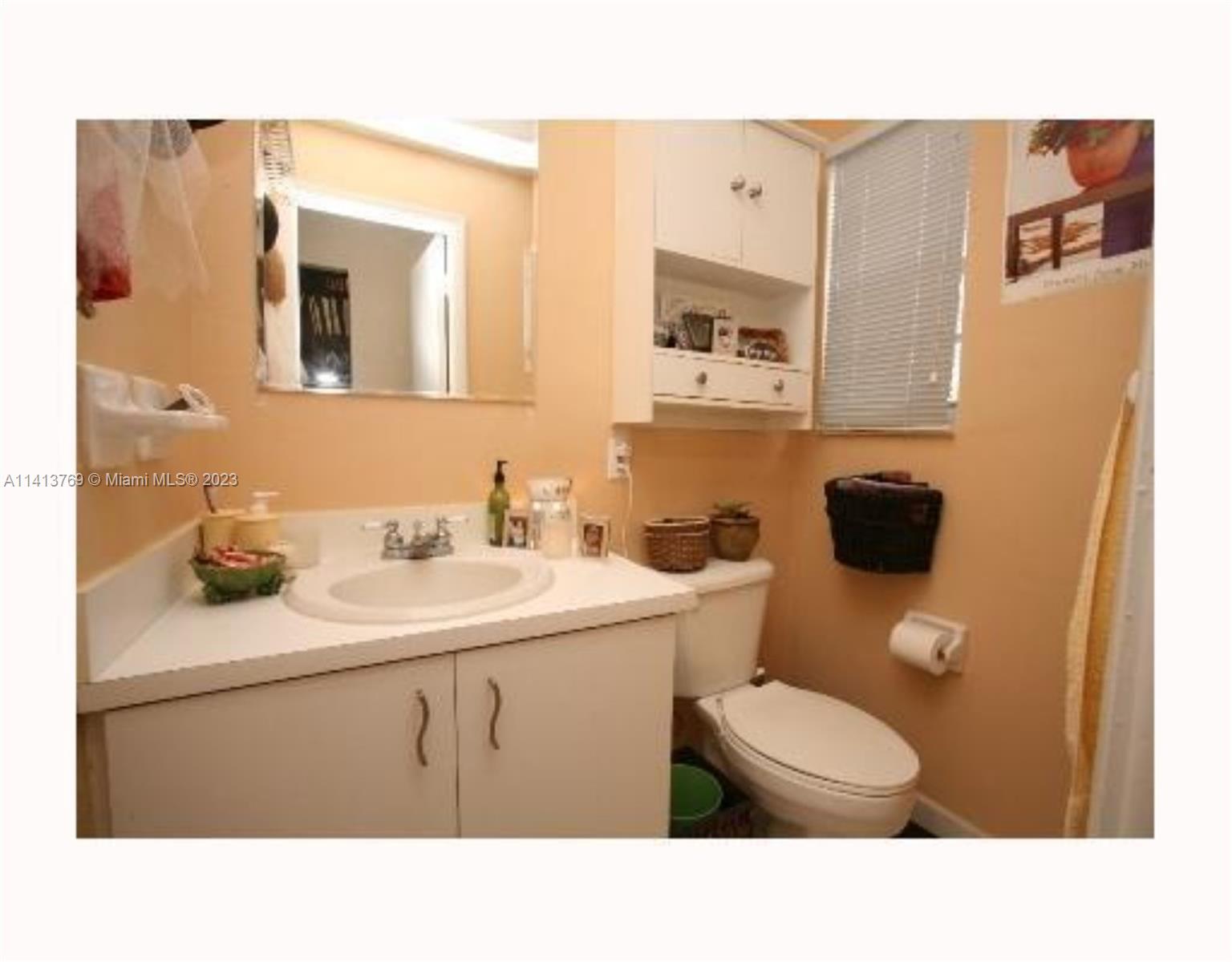 VILLAS OF PINECREST CONDO - Residential Lease
