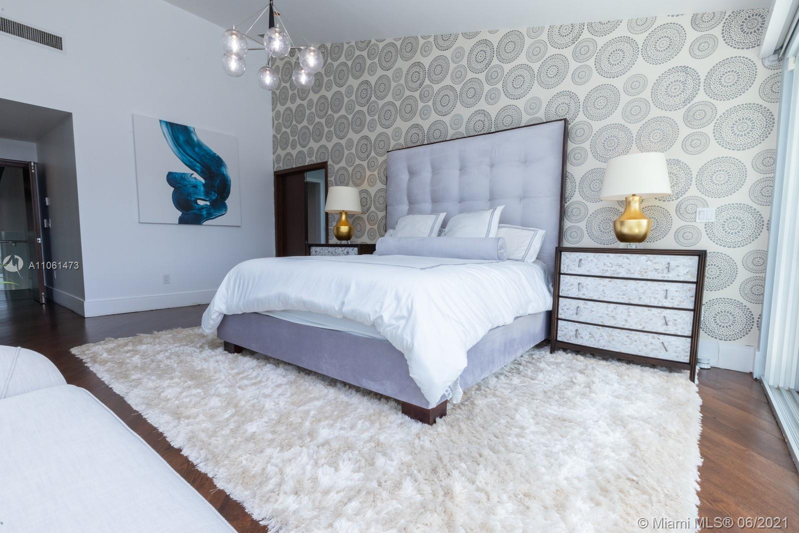 SUNRISE HARBOUR REV PL - Residential