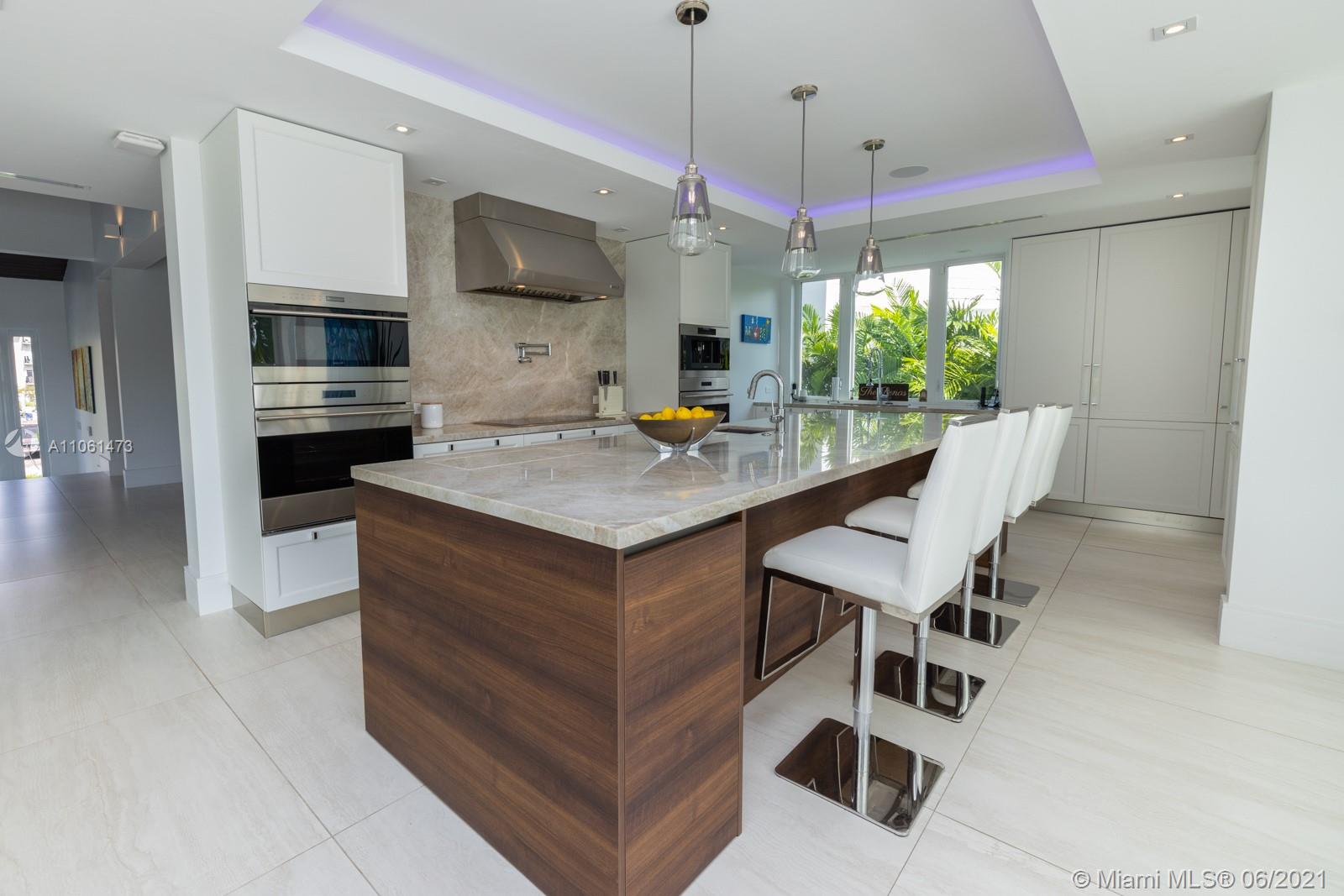 SUNRISE HARBOUR REV PL - Residential