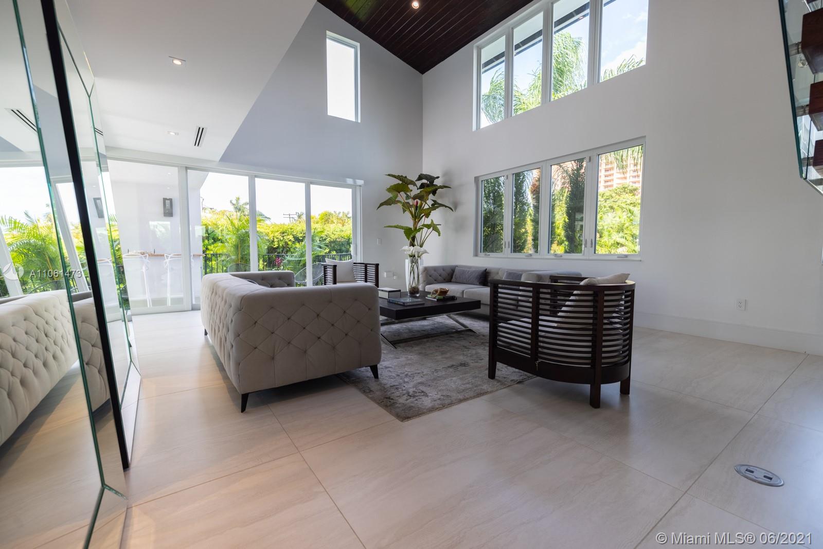 SUNRISE HARBOUR REV PL - Residential