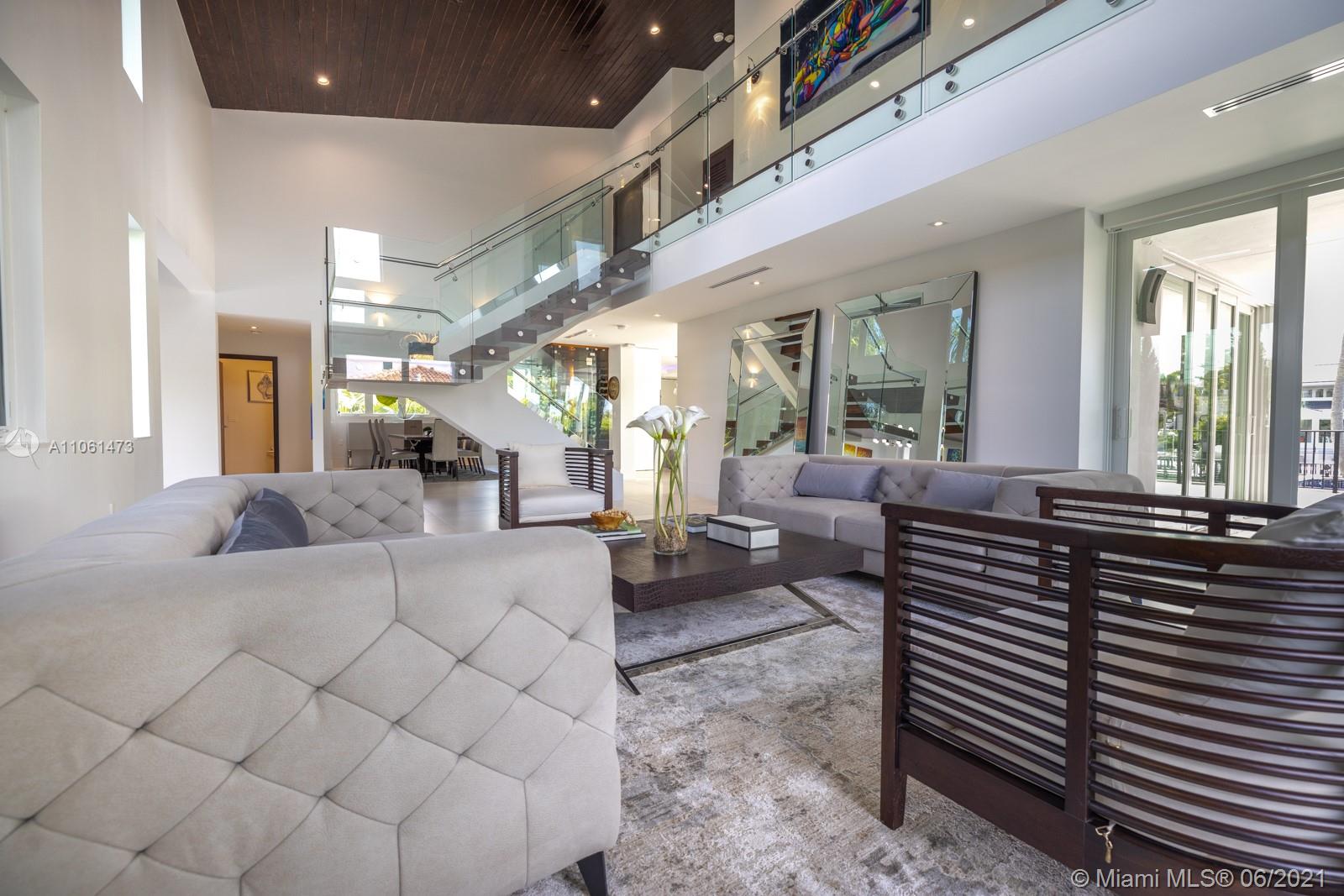 SUNRISE HARBOUR REV PL - Residential