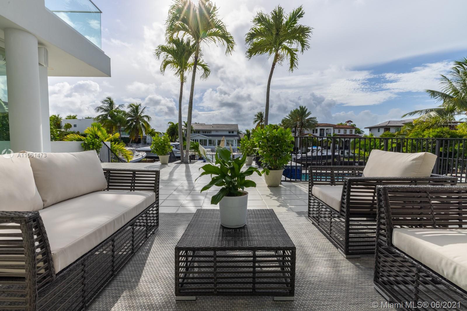 SUNRISE HARBOUR REV PL - Residential