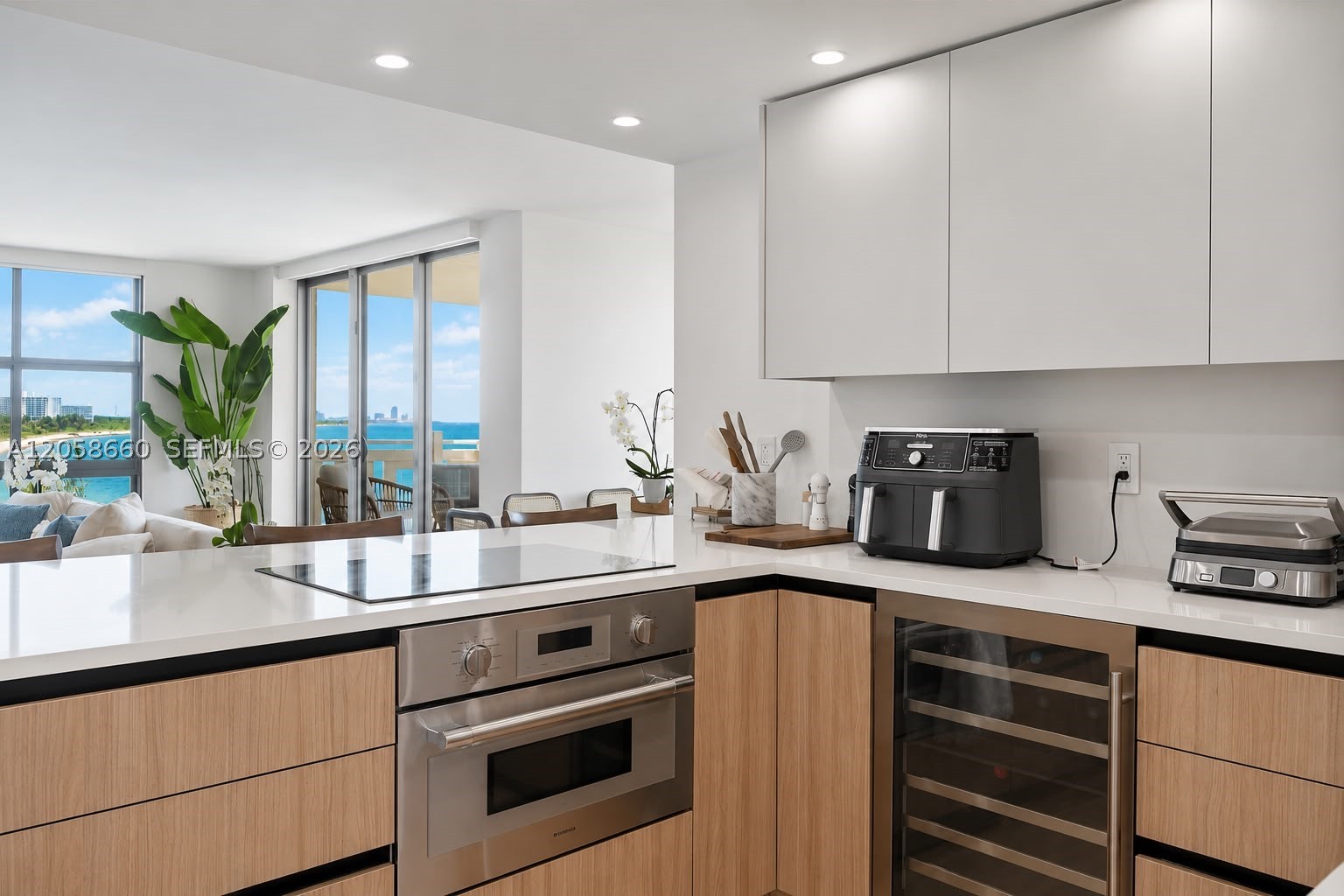 TOWERS OF KEY BISCAYNE CO - Residential