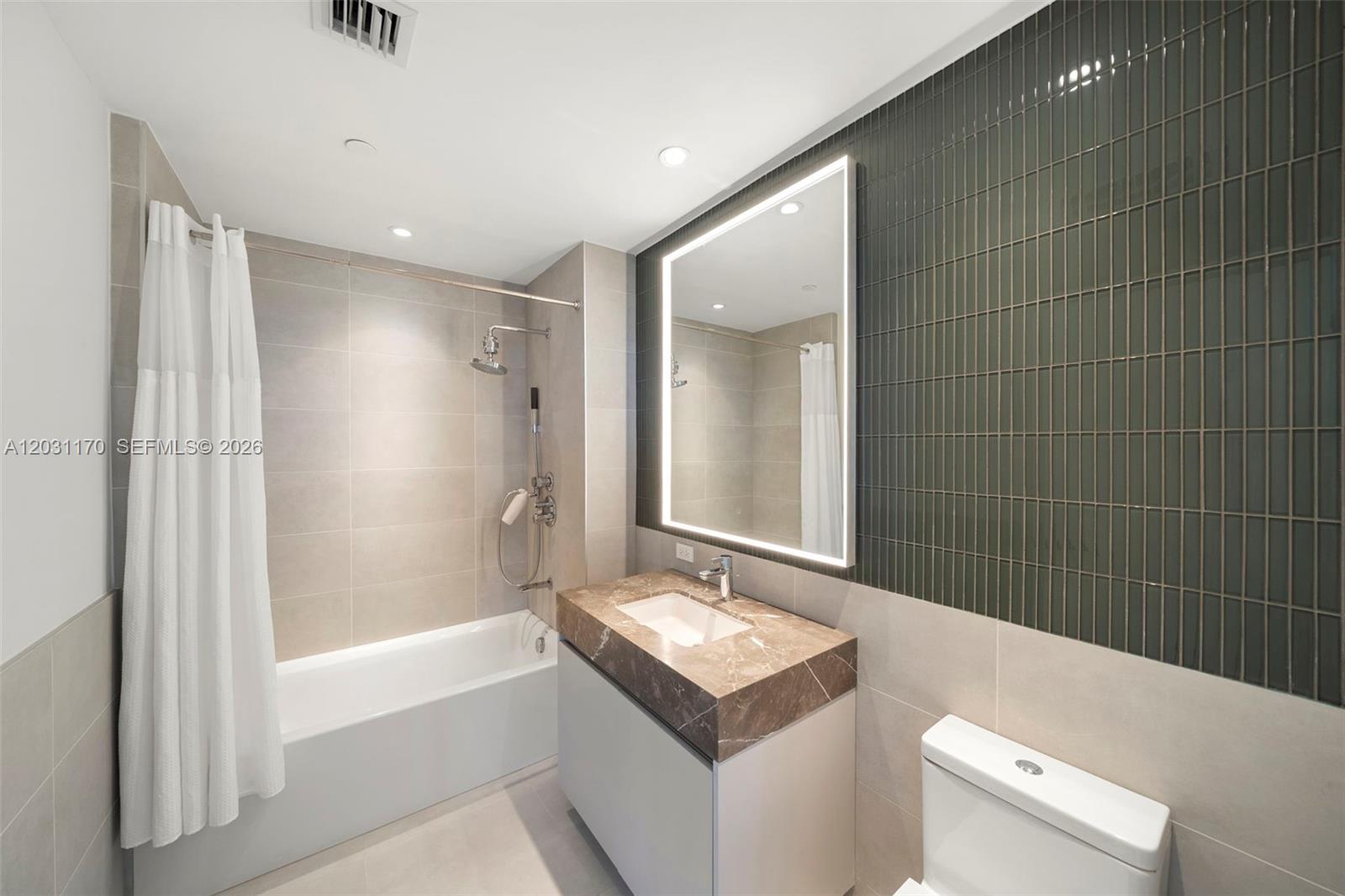 FIVE PARK - Residential Lease