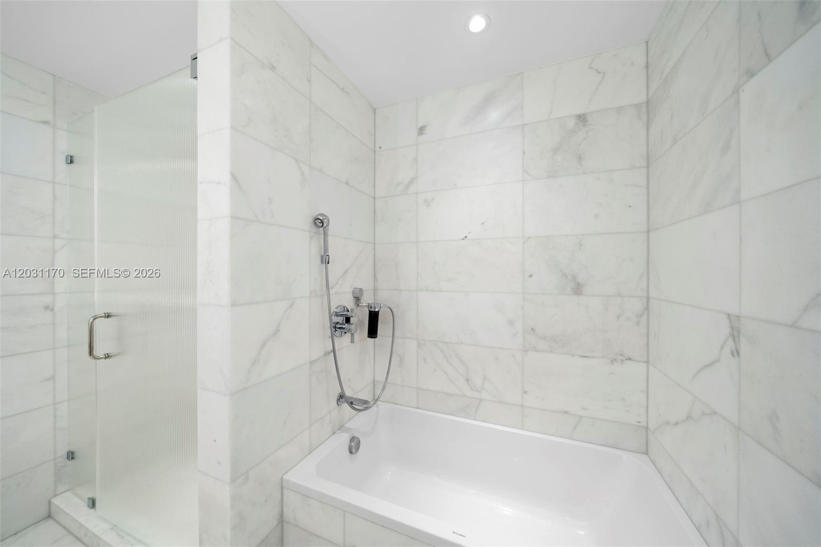 FIVE PARK - Residential Lease