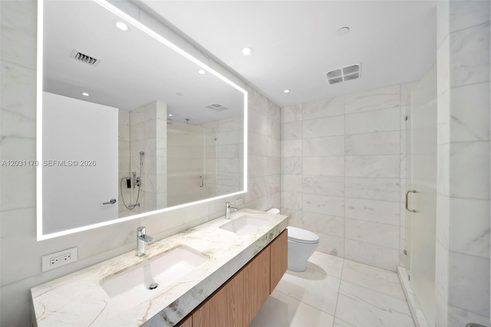FIVE PARK - Residential Lease