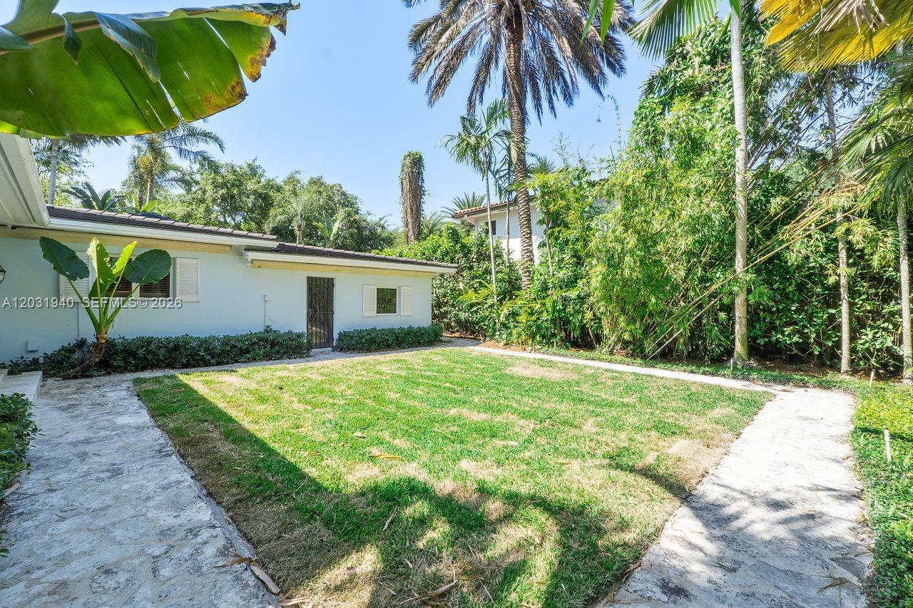 C GABLES RIVIERA SEC 12 - Residential Lease