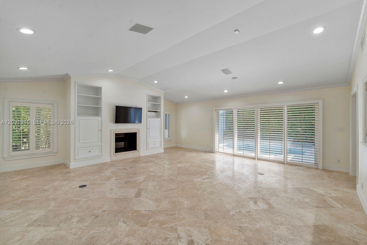 C GABLES RIVIERA SEC 12 - Residential Lease