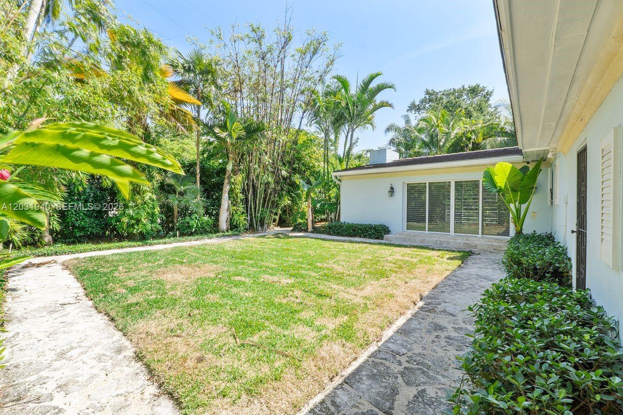 C GABLES RIVIERA SEC 12 - Residential Lease