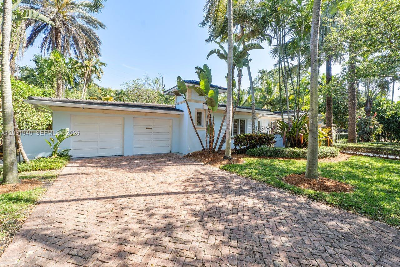 C GABLES RIVIERA SEC 12 - Residential Lease