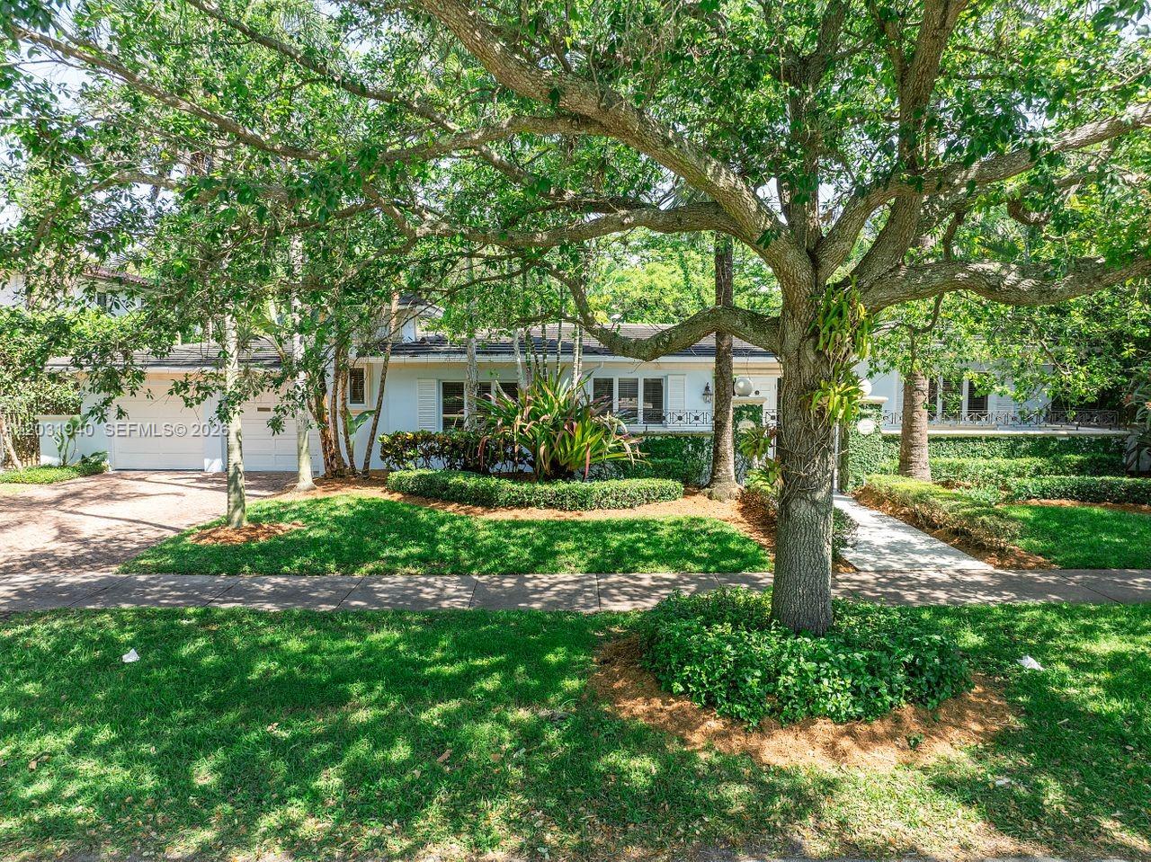 C GABLES RIVIERA SEC 12 - Residential Lease