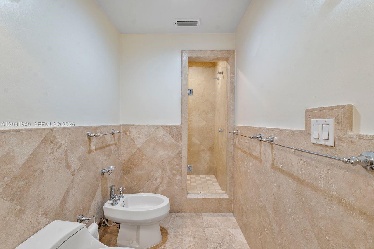 C GABLES RIVIERA SEC 12 - Residential Lease