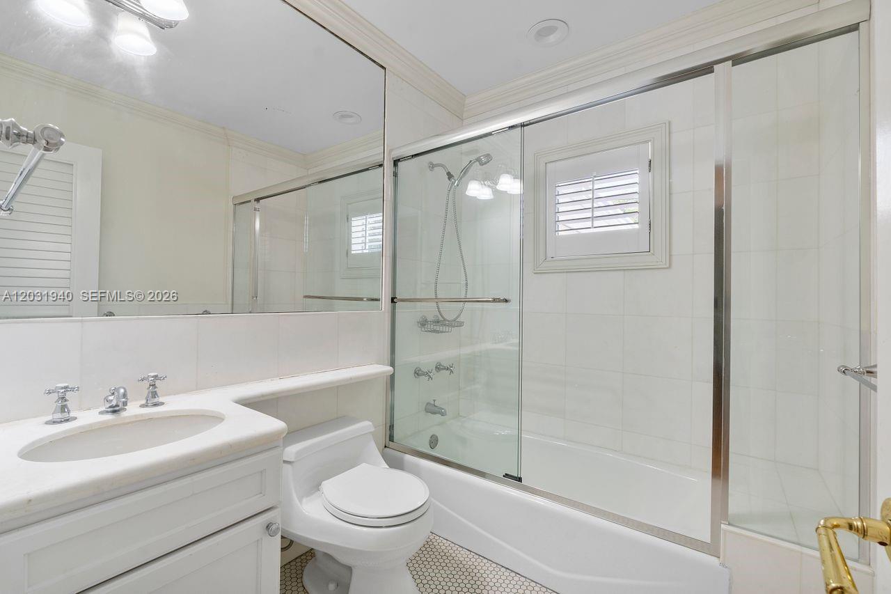 C GABLES RIVIERA SEC 12 - Residential Lease