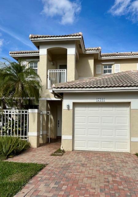 PEMBROKE ISLES 1 - Residential