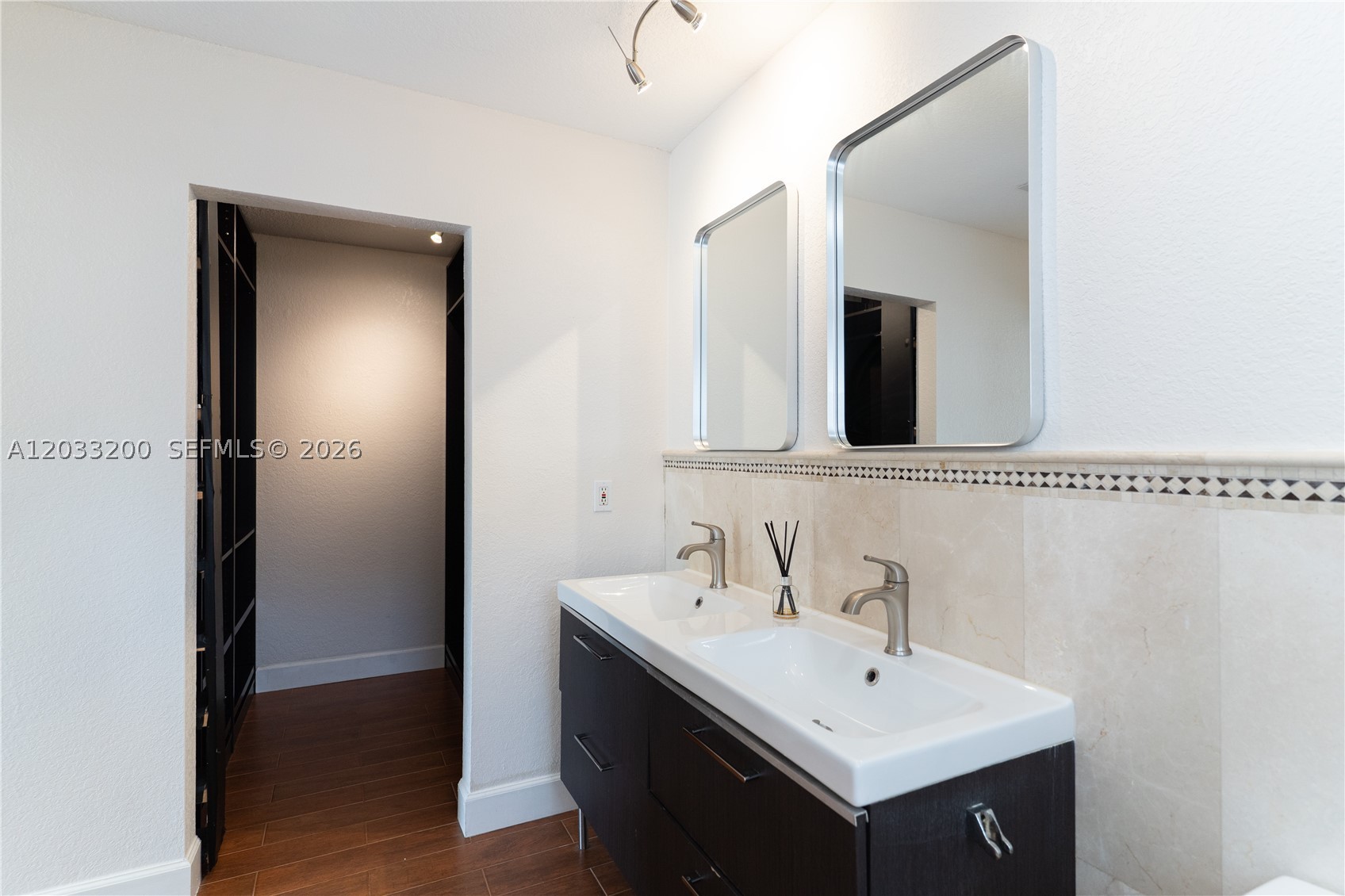 CROSSINGS VILG HOMES COND - Residential