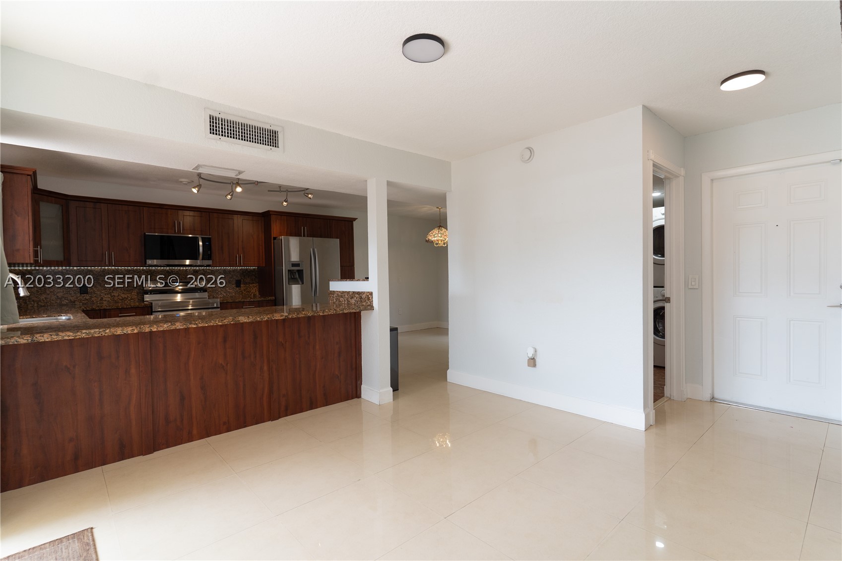 CROSSINGS VILG HOMES COND - Residential