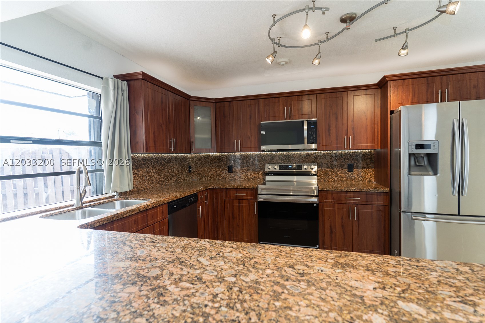 CROSSINGS VILG HOMES COND - Residential