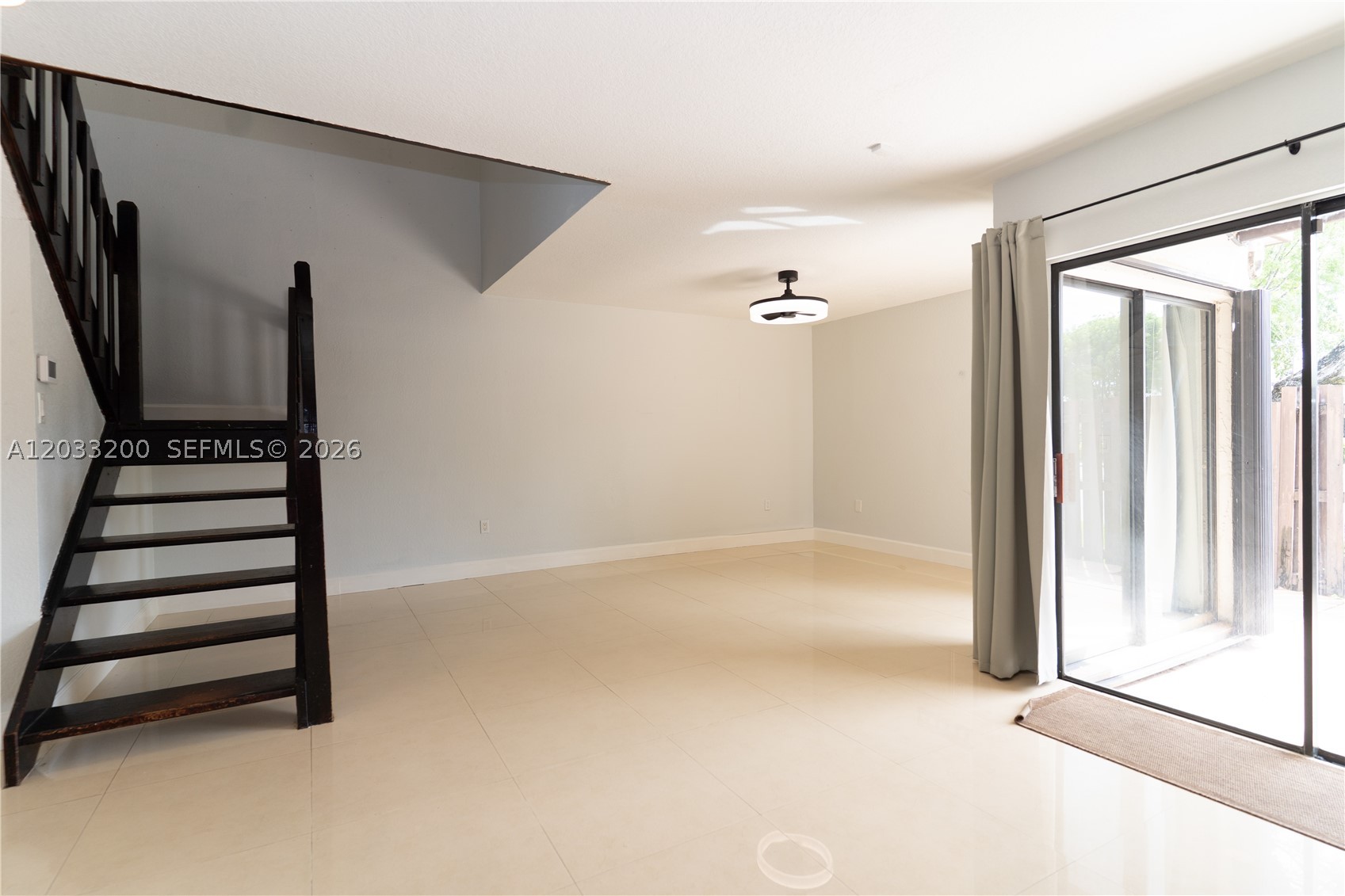 CROSSINGS VILG HOMES COND - Residential